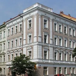 Hotell Machova Prag