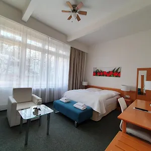 Pensionat Jana - Domov Mladeze Prag